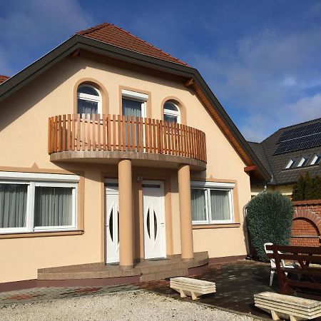 Gitta Apartman Bük Exterior foto